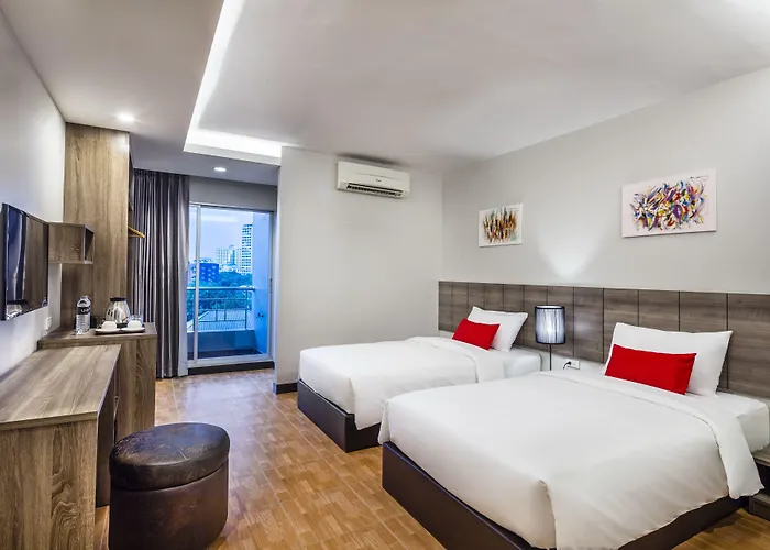 Livotel Hua Mak Hotel 4*