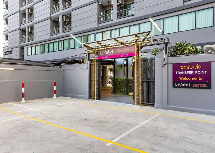 Livotel Hua Mak Hotel 4*